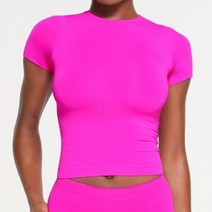 SKIMS Hot Pink Short Sleeve Tee